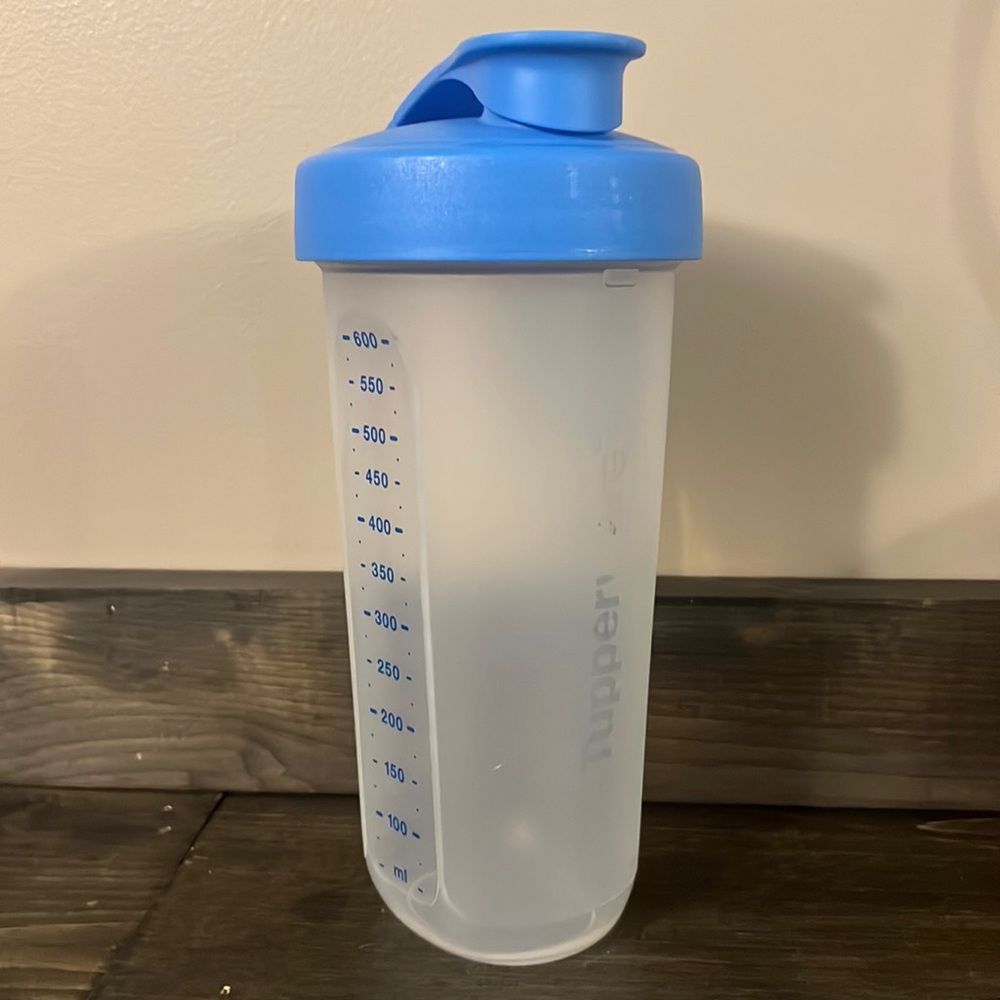 COPY - Tupperware Quick Shaker